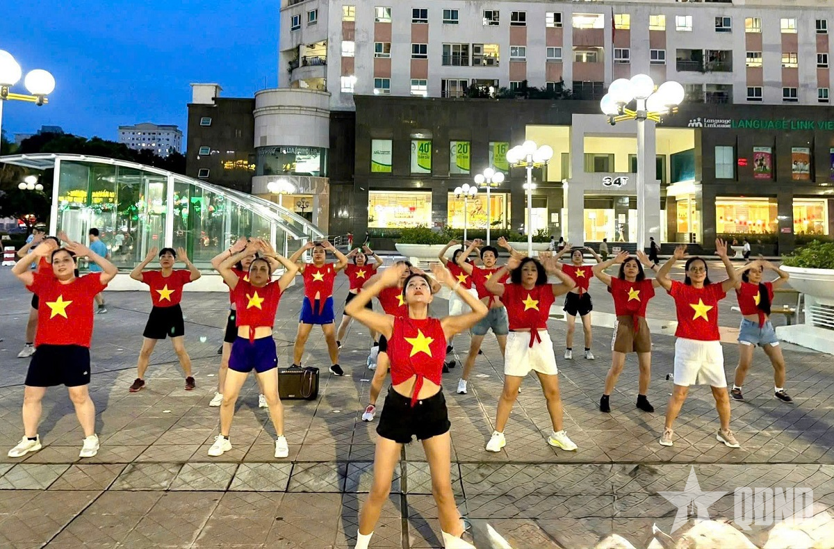 Vui khỏe nhờ bền bỉ luyện tập aerobic cộng đồng